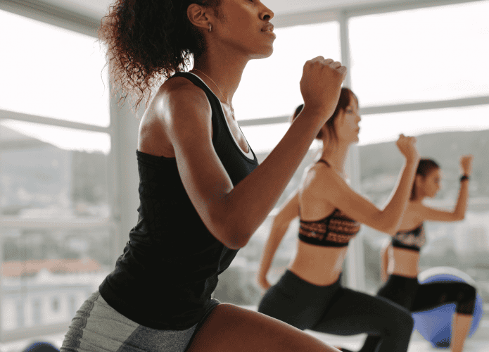 Mulheres-fazendo-exercicios-695x500.png