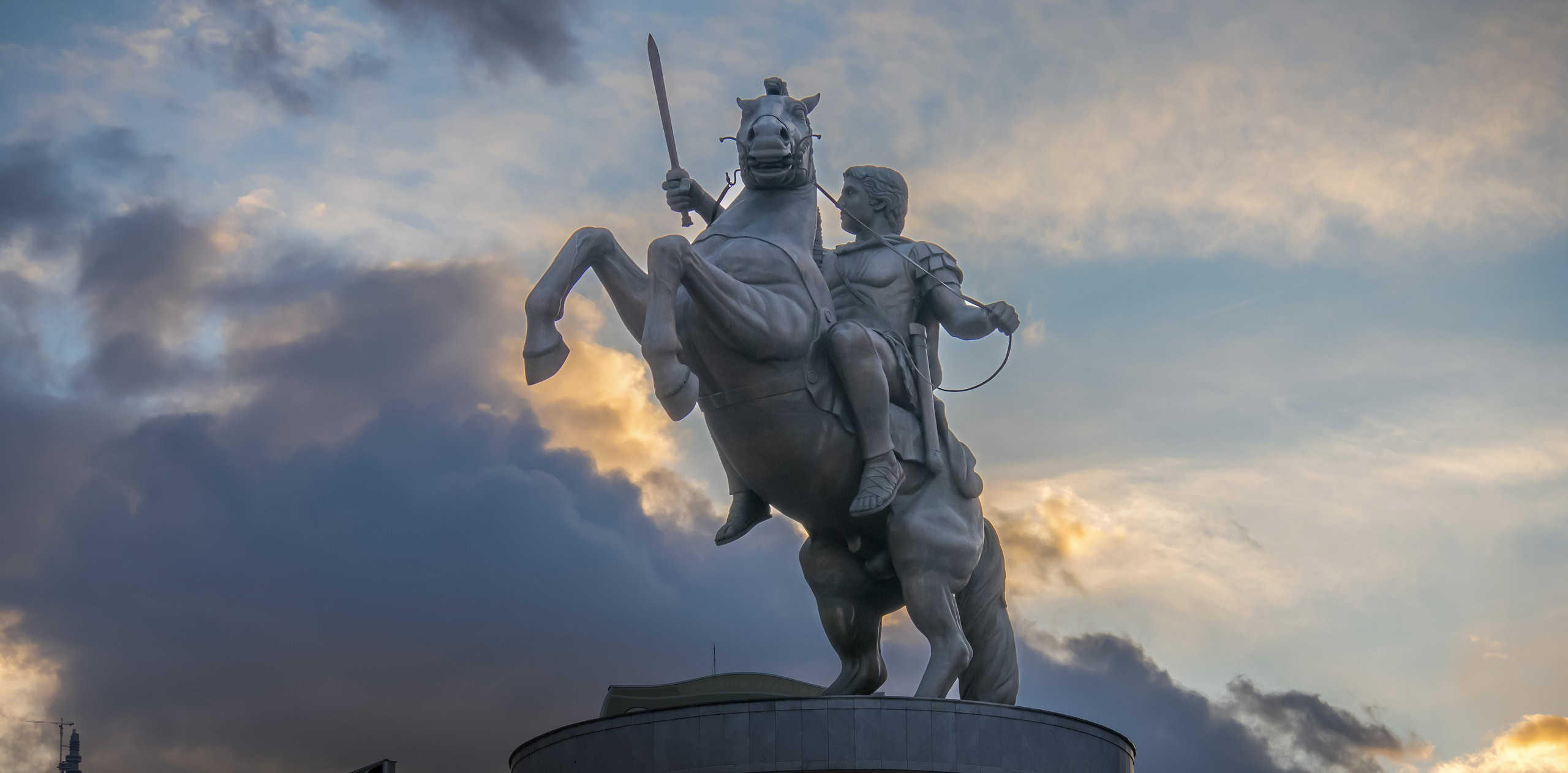 Alexandre, O Grande Escudo