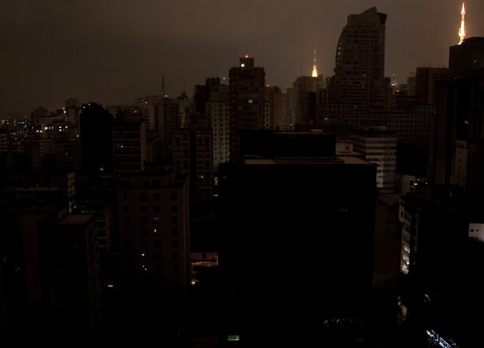 São Paulo às escuras