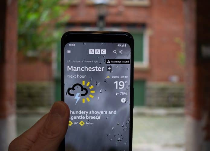 App BBC Weather em um spartphone mostrando a temperatura em Manchester (Inglaterra)