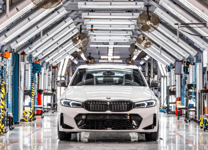 bmw-320i-versao-comemorativa-695x500.png