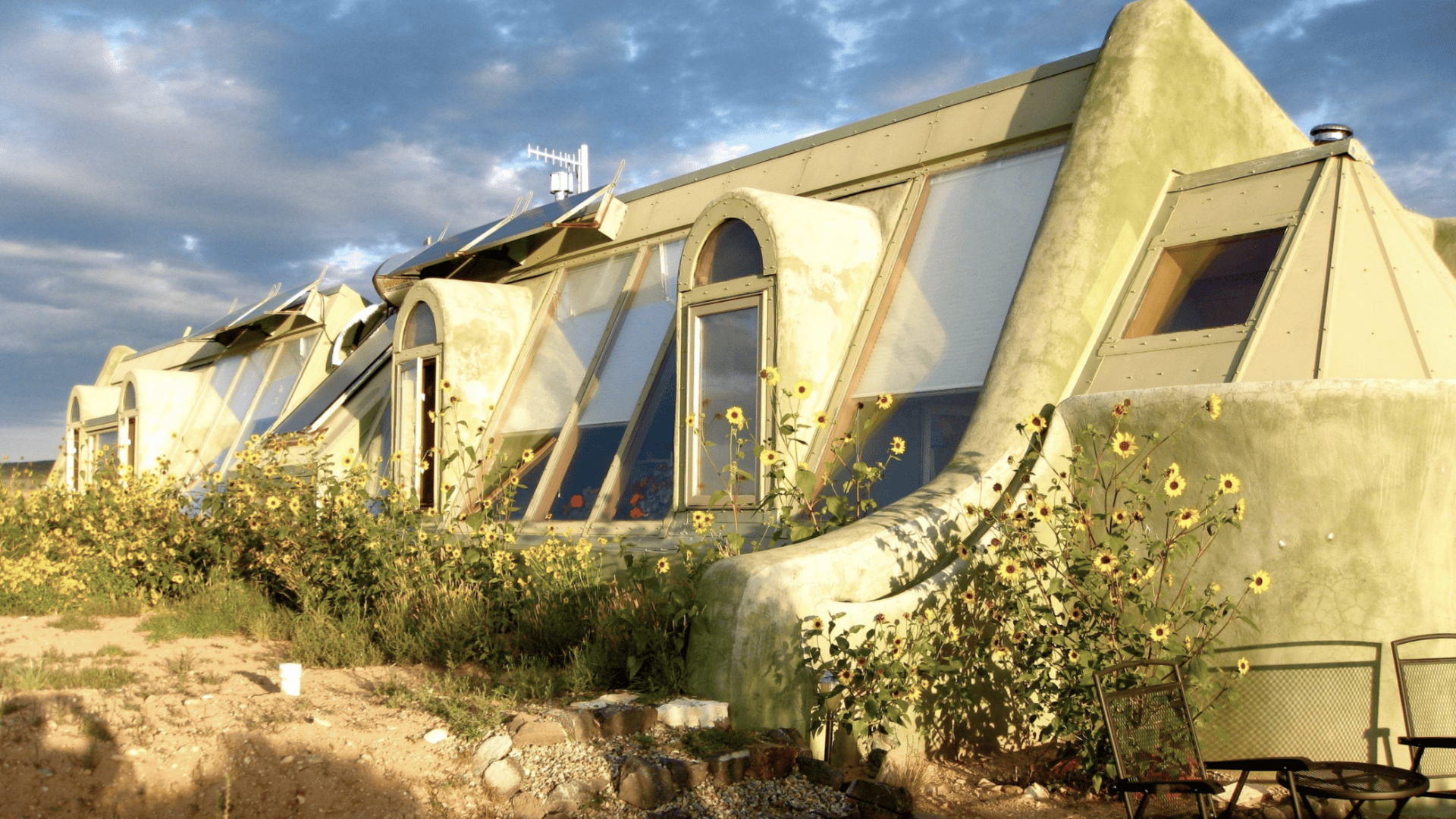 casa-ecologica-1-1920x1080.png
