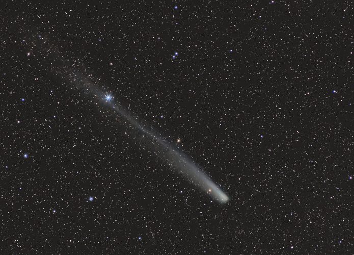 cometa-sem-cabeca-695x500