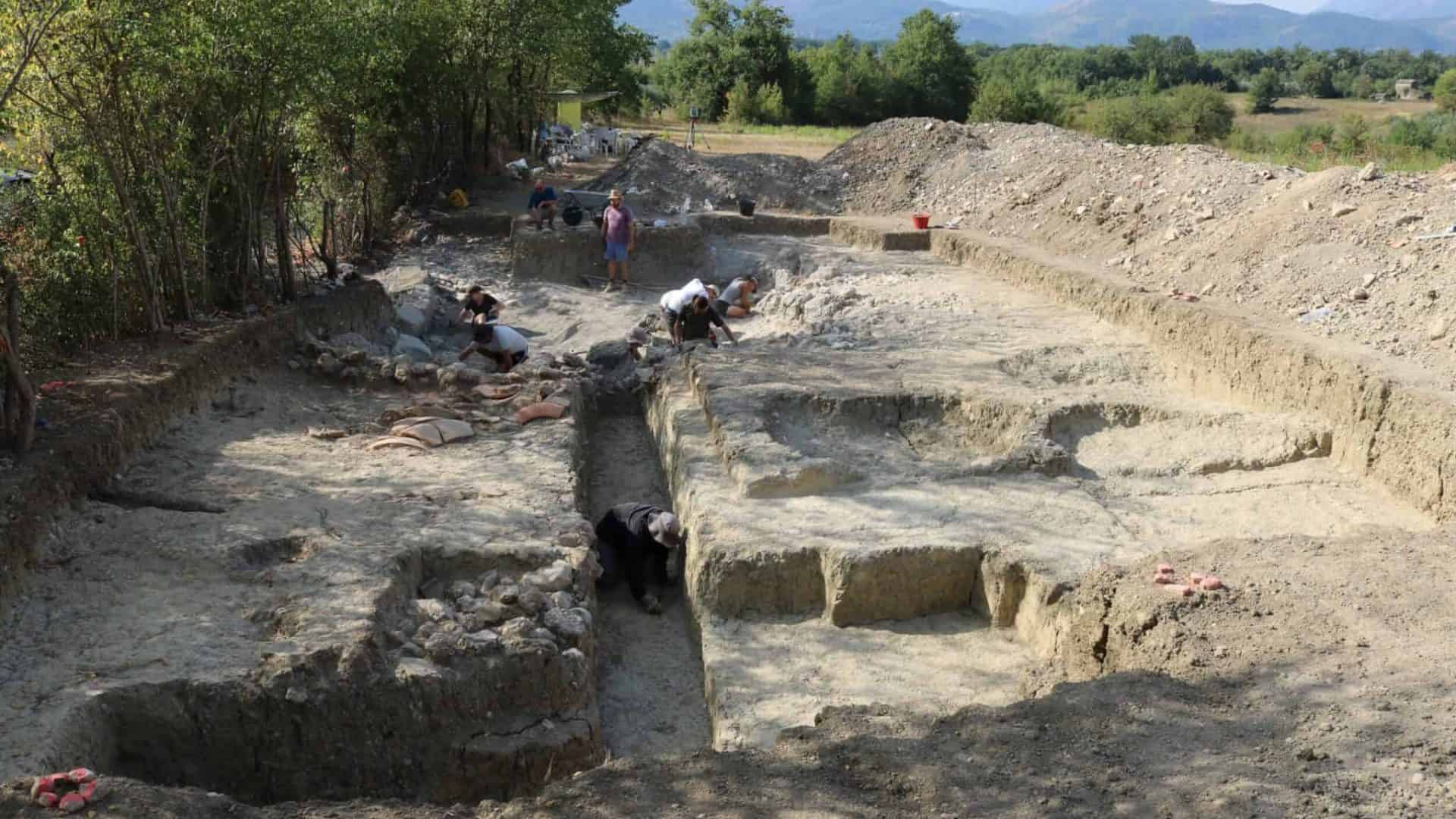 escavacao-arqueologica-Italia-2048x1366-1-1920x1080