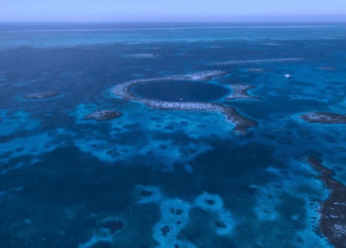 grande-buraco-azul-belize-695x500.png