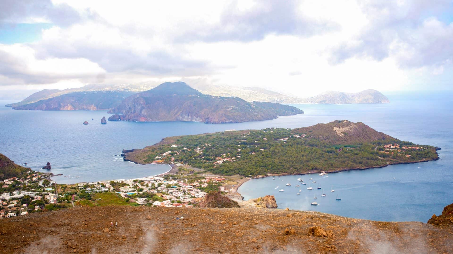 Vista da ilha Vulcano