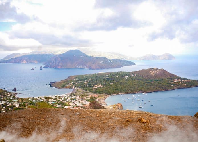 Vista da ilha Vulcano