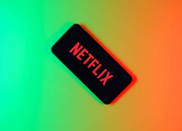 Logo da Netflix em um smartphone