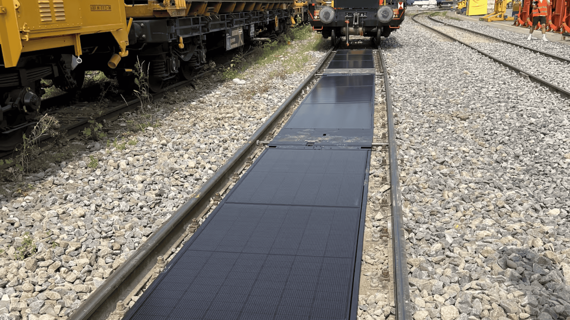 paineis-solares-trens-1920x1080.png