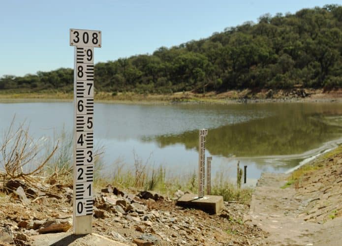 Nível mostra seca em rio