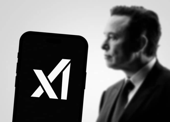 logo de xAI e Elon Musk