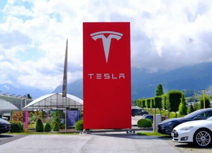 Fachada da Tesla