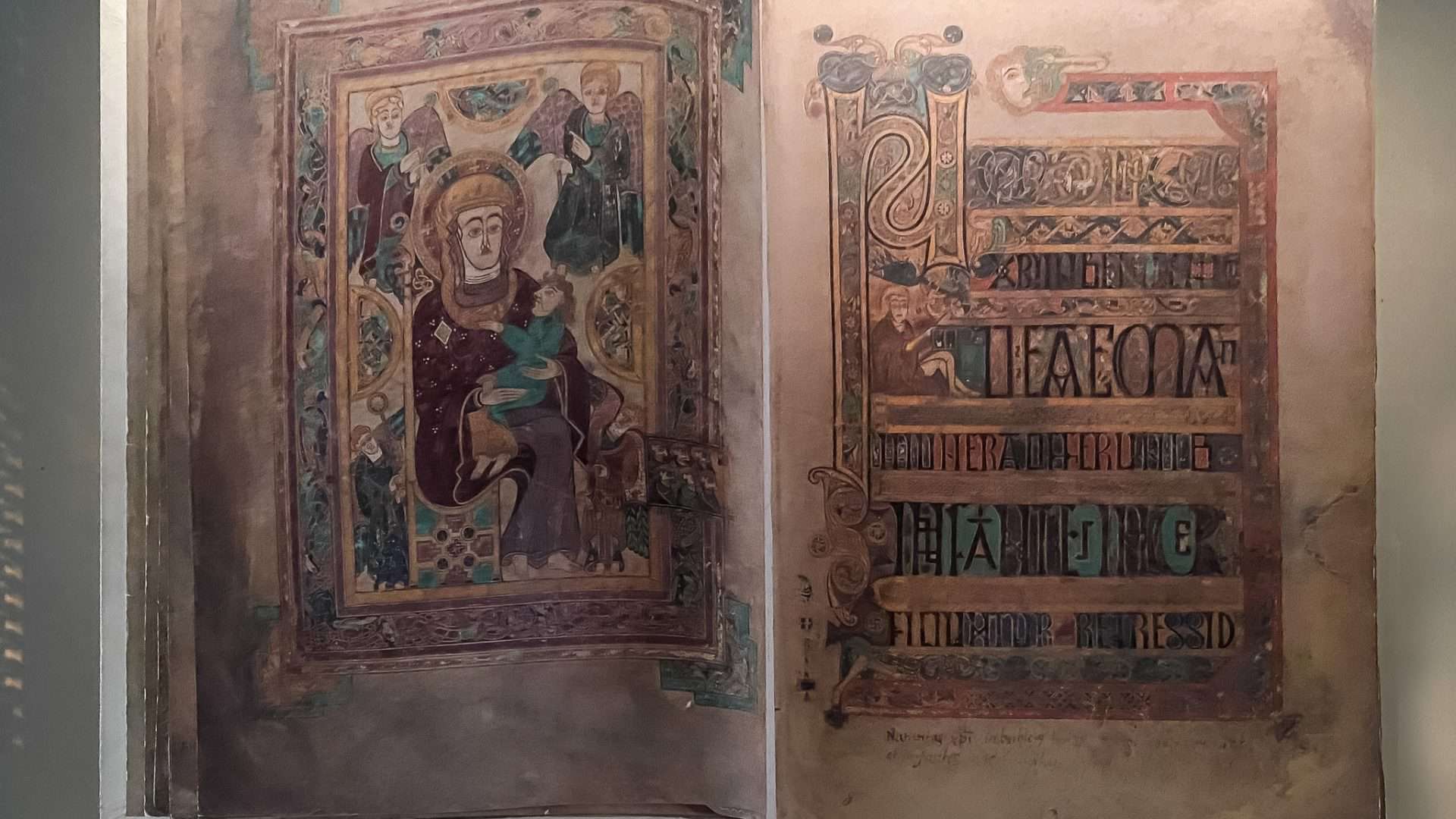 Livro-de-Kells-1-1920x1080
