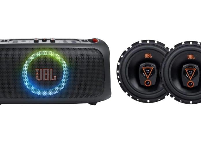 Montagem com caixa de som e par de alto-falante da JBL em promoção na Amazon