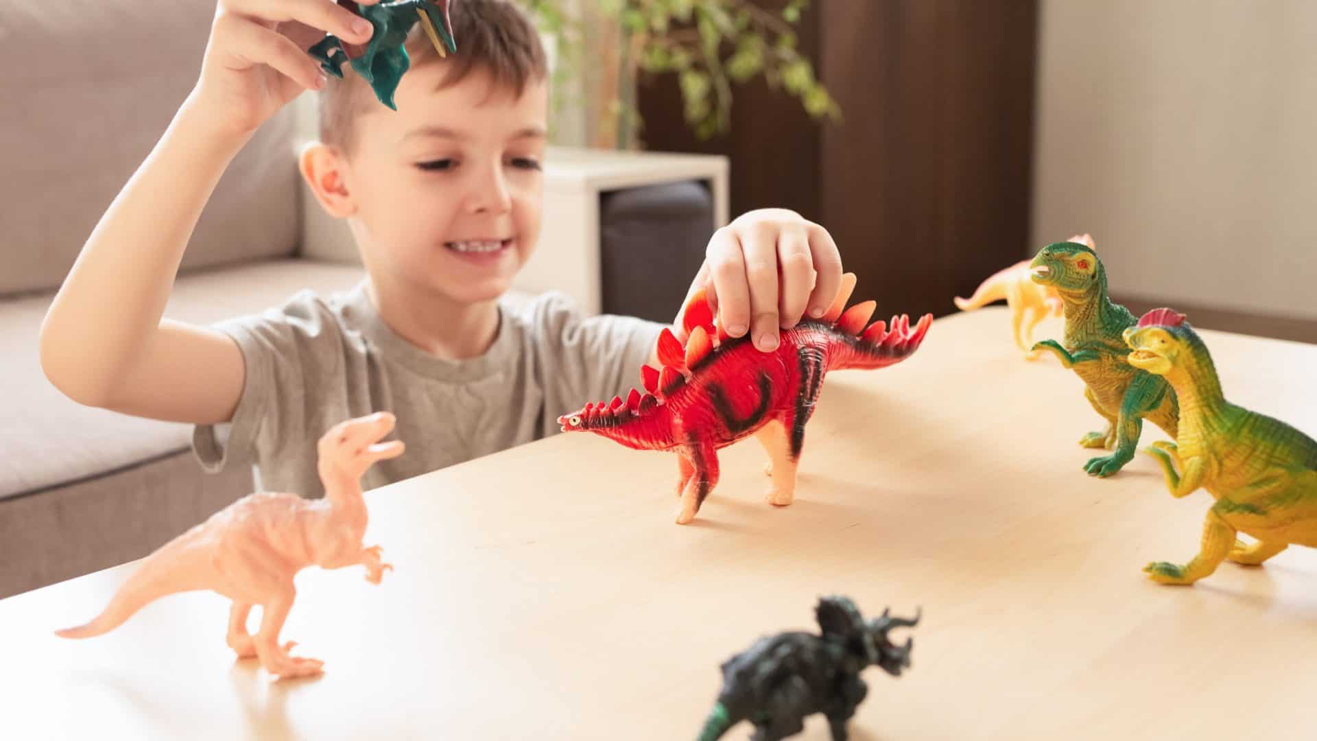 Brinquedos plásticos podem conter ftalatos e Bisfenol A, substâncias químicas que podem atuar como disruptores endócrinos