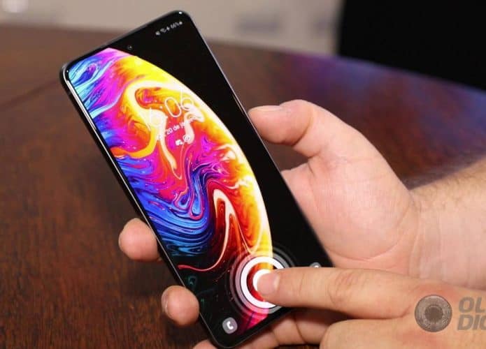 Galaxy S21 FE (Imagem: Mario Kurth/Olhar Digital)