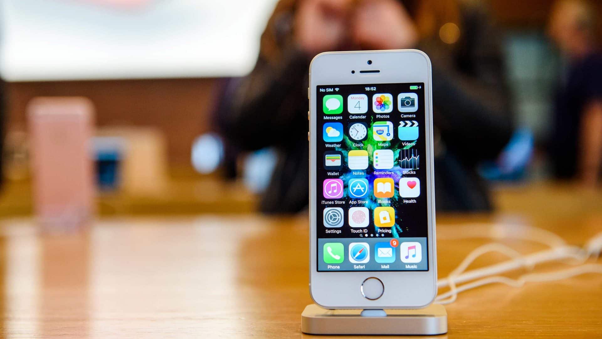 Primeira geração do iPhone SE foi lançada em 2016