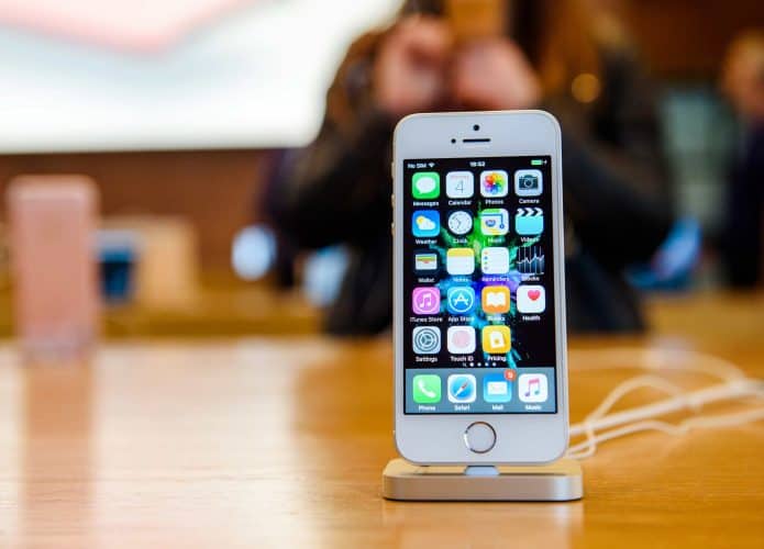 Primeira geração do iPhone SE foi lançada em 2016
