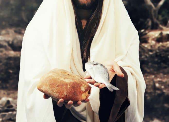 jesus-peixes-695x500