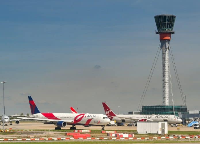 torre de controle de tráfego aéreo do aeroporto Heathrow, em Londres