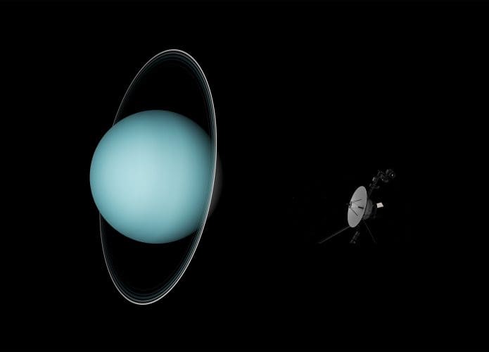 urano-sonda-voyager-2-695x500