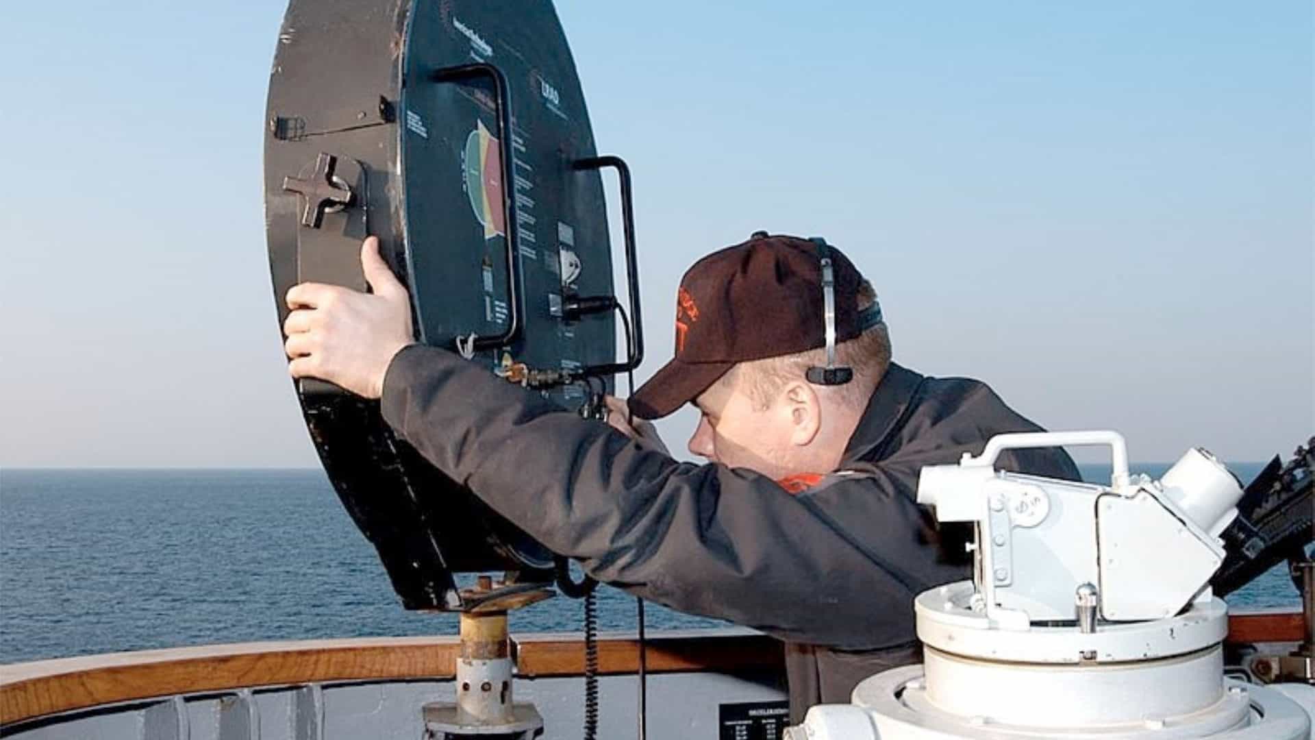 800px-LRAD_naval-1920x1080
