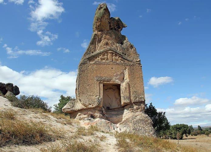 Arslankaya-monumento-695x500