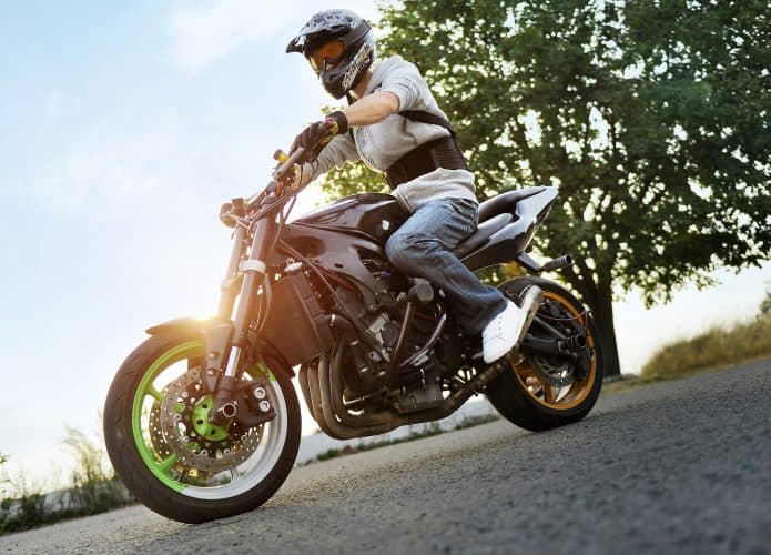Motoqueiro na moto