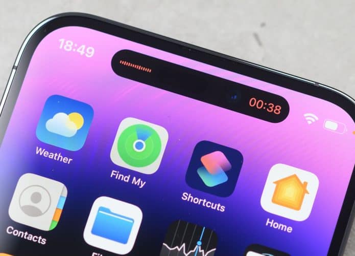 Close na Dynamic Island de um iPhone 14 Pro Max