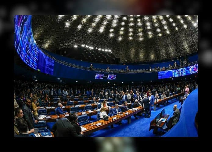 Sessão no Senado na qual se aprovou a regulamentação da inteligência artificial no Brasil