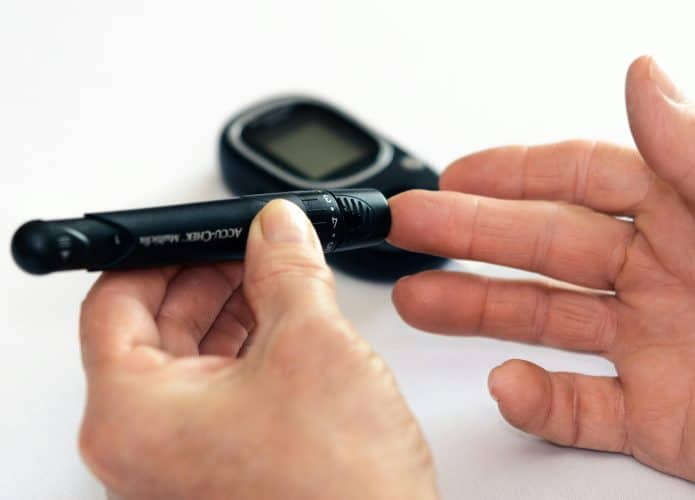 Teste de glicose para diabetes via AS Photograpy/Pexels