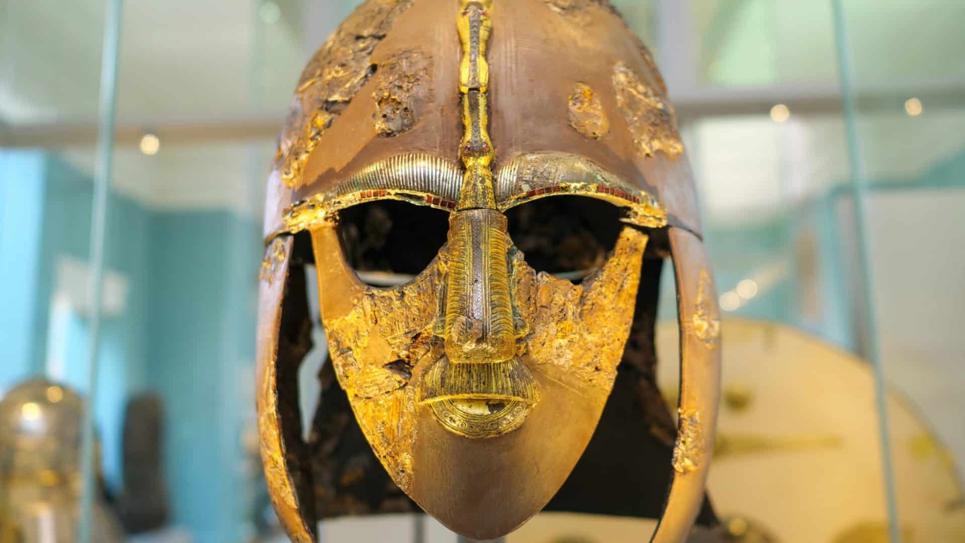 capacete-Sutton-Hoo-1-1920x1080