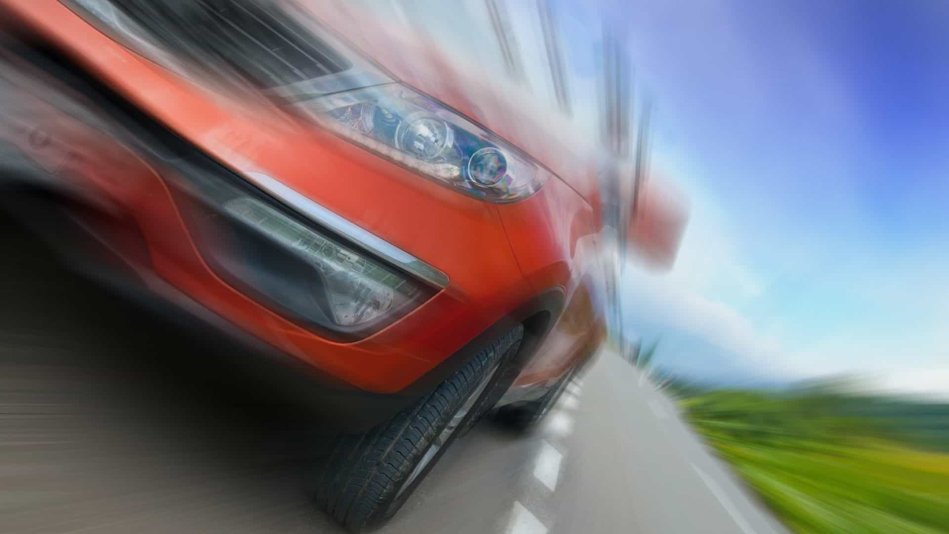 Carro rápido; velocidade