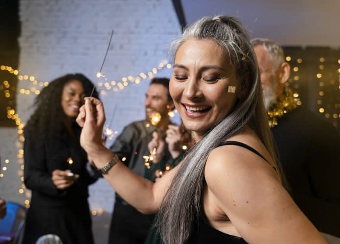 Pessoas celebrando o Ano Novo