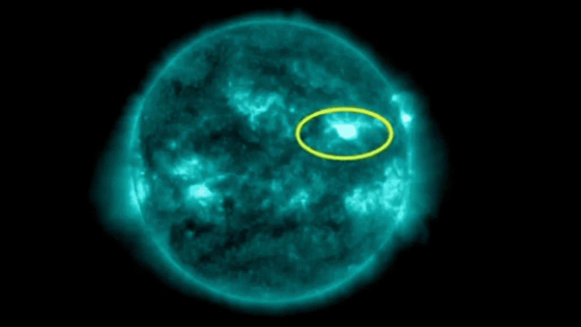 Imagem obtida por satélite mostra explosão solar de tipo X1.1