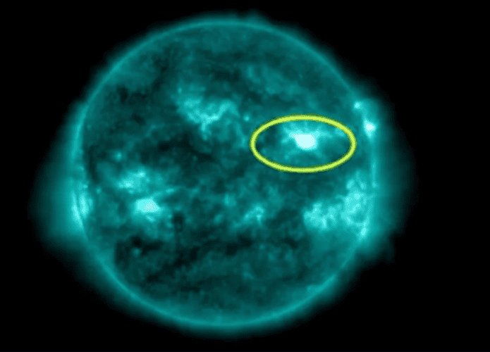 Imagem obtida por satélite mostra explosão solar de tipo X1.1