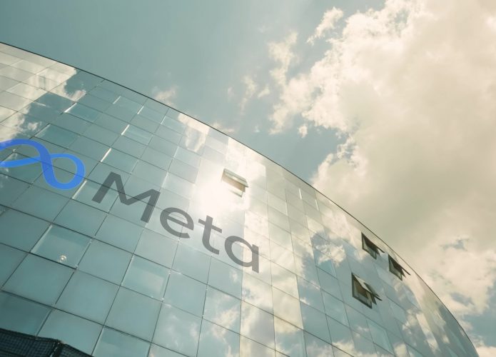 Fachada da Meta com o logo da empresa