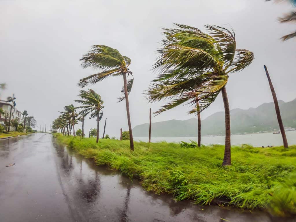 Previsão do tempo alerta para ciclone subtropical