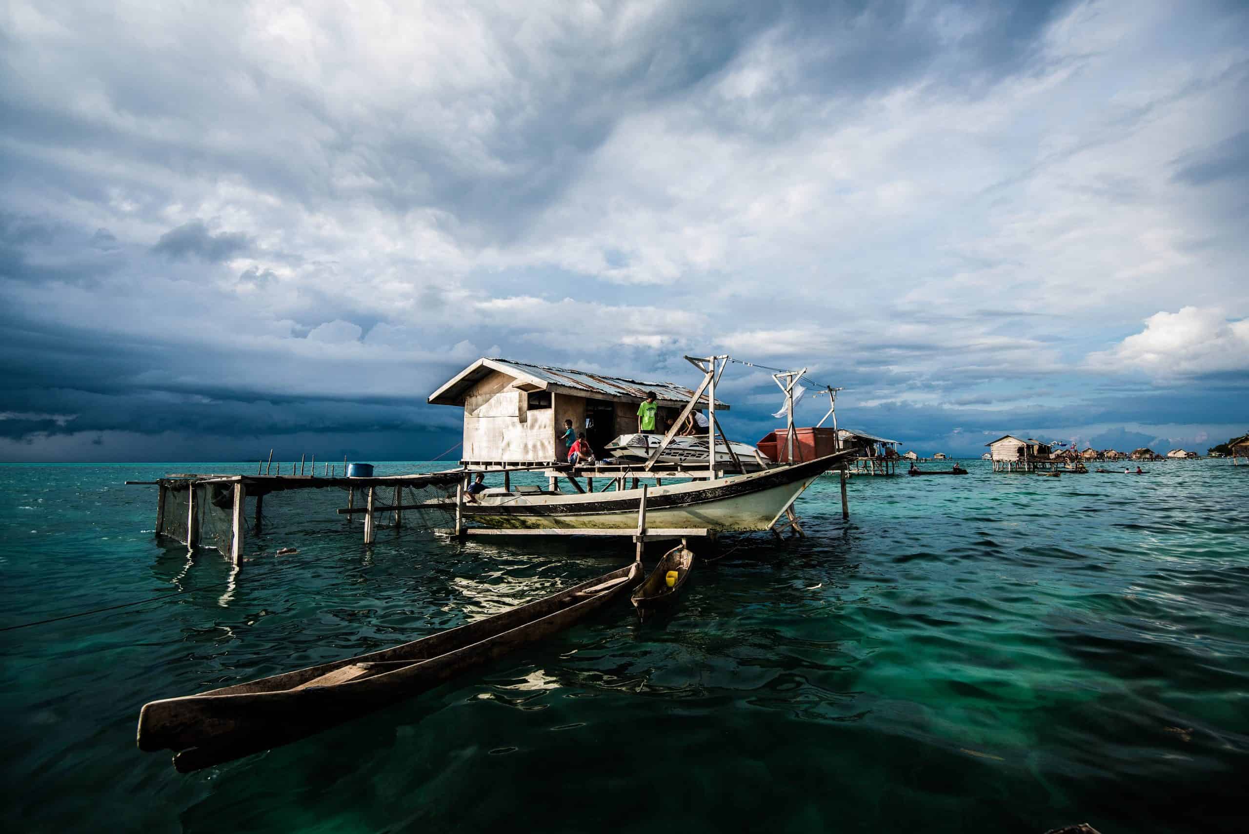 Povo Bajau: conheça os super-humanos que evoluíram para segurar o fôlego por 13 minutos dentro d’água