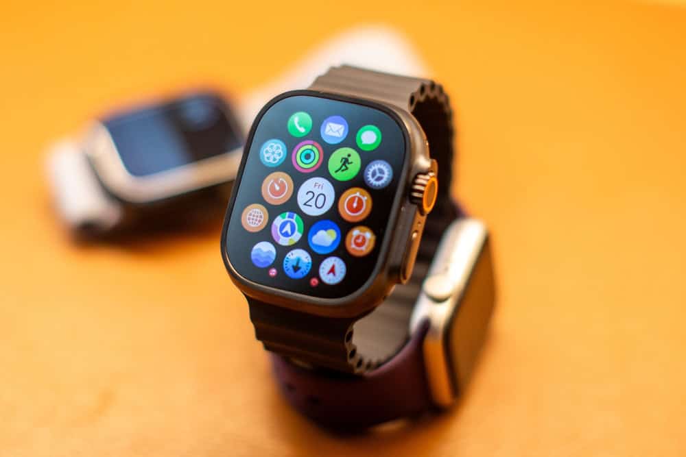 Detalhe de um relógio smartwatch da Apple