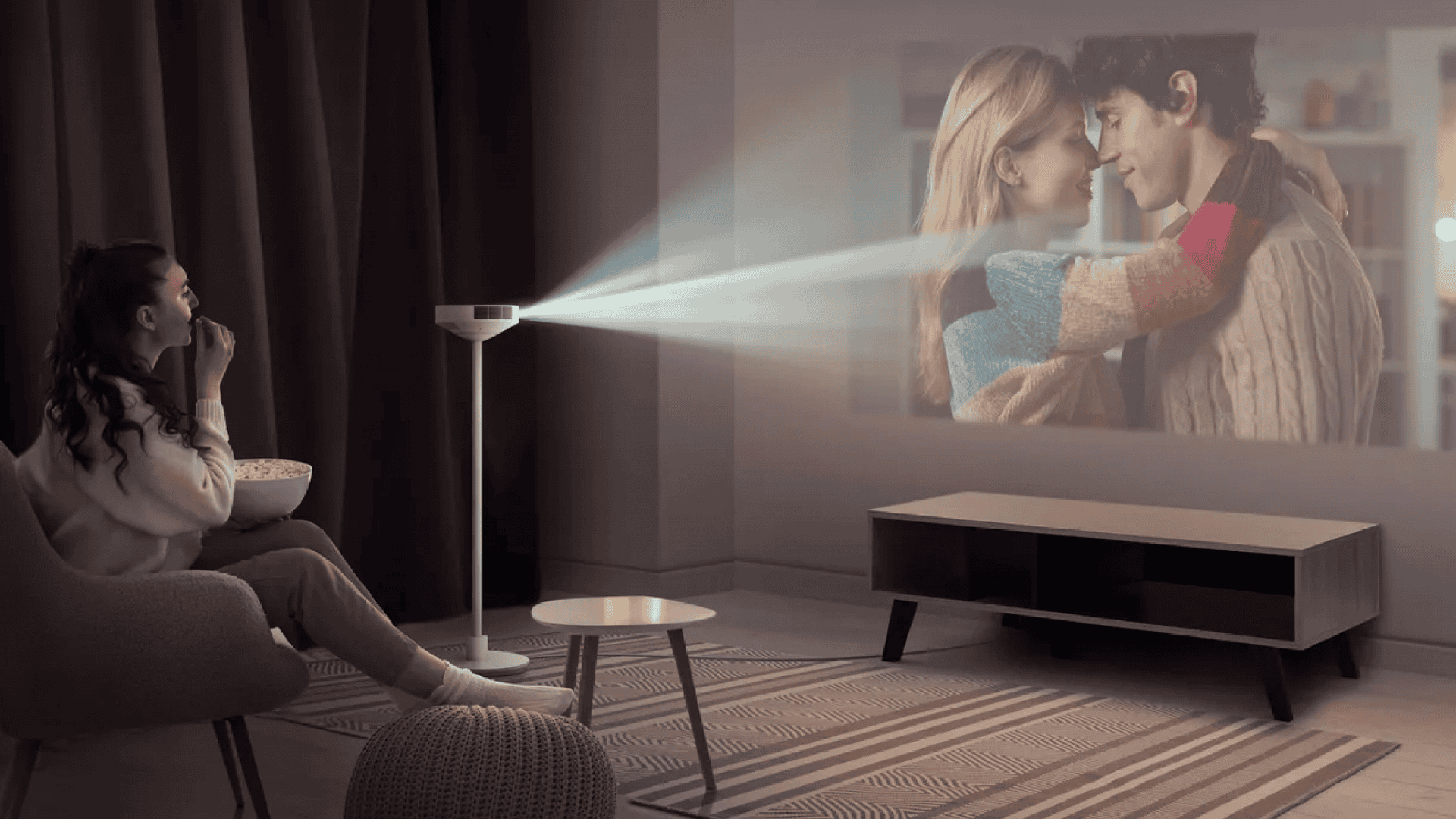 Luminária três em um da LG em funcionamento