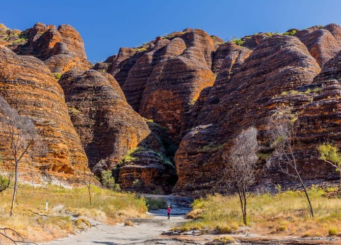 Pessoa em frente aos Bungle Bungles na Austrália