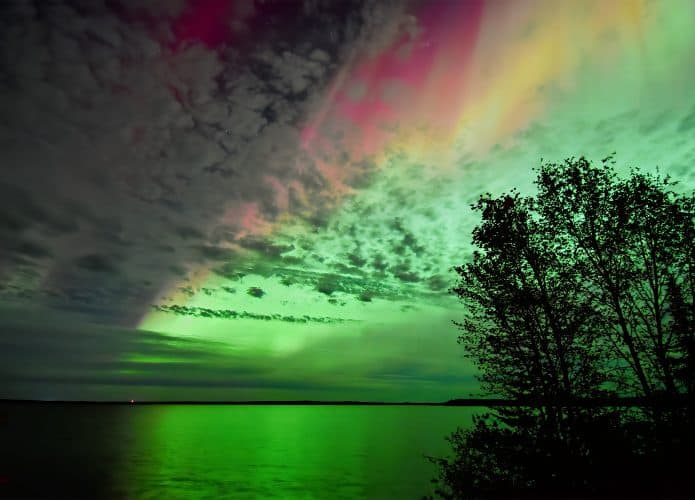 aurora-em-Timmins-Ontario-Canada-695x500