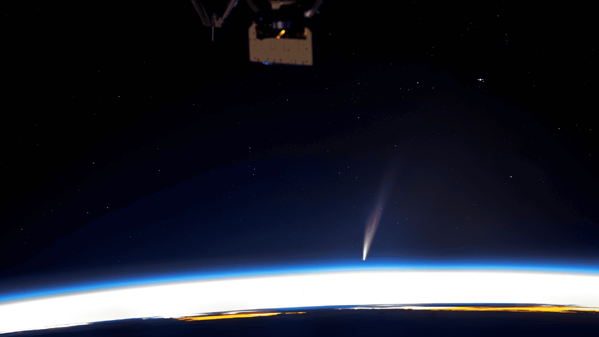 Cometa C/2024 G3 ATLAS registrado por Don Pettit na Estação Espacial Internacional