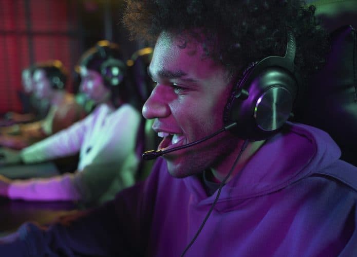como-escolher-headphone-gamer-695x500