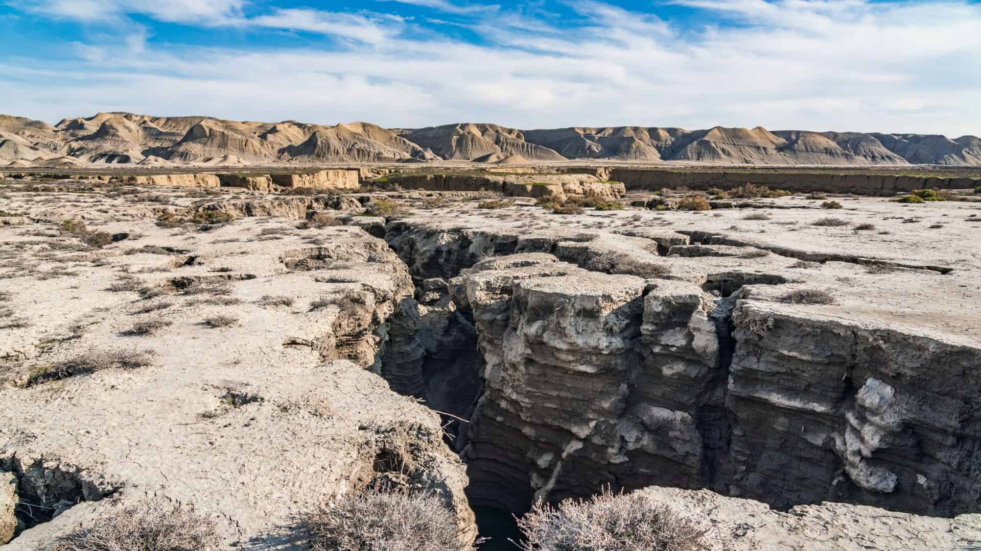 Falhas da crosta terrestre, consequência de terremoto