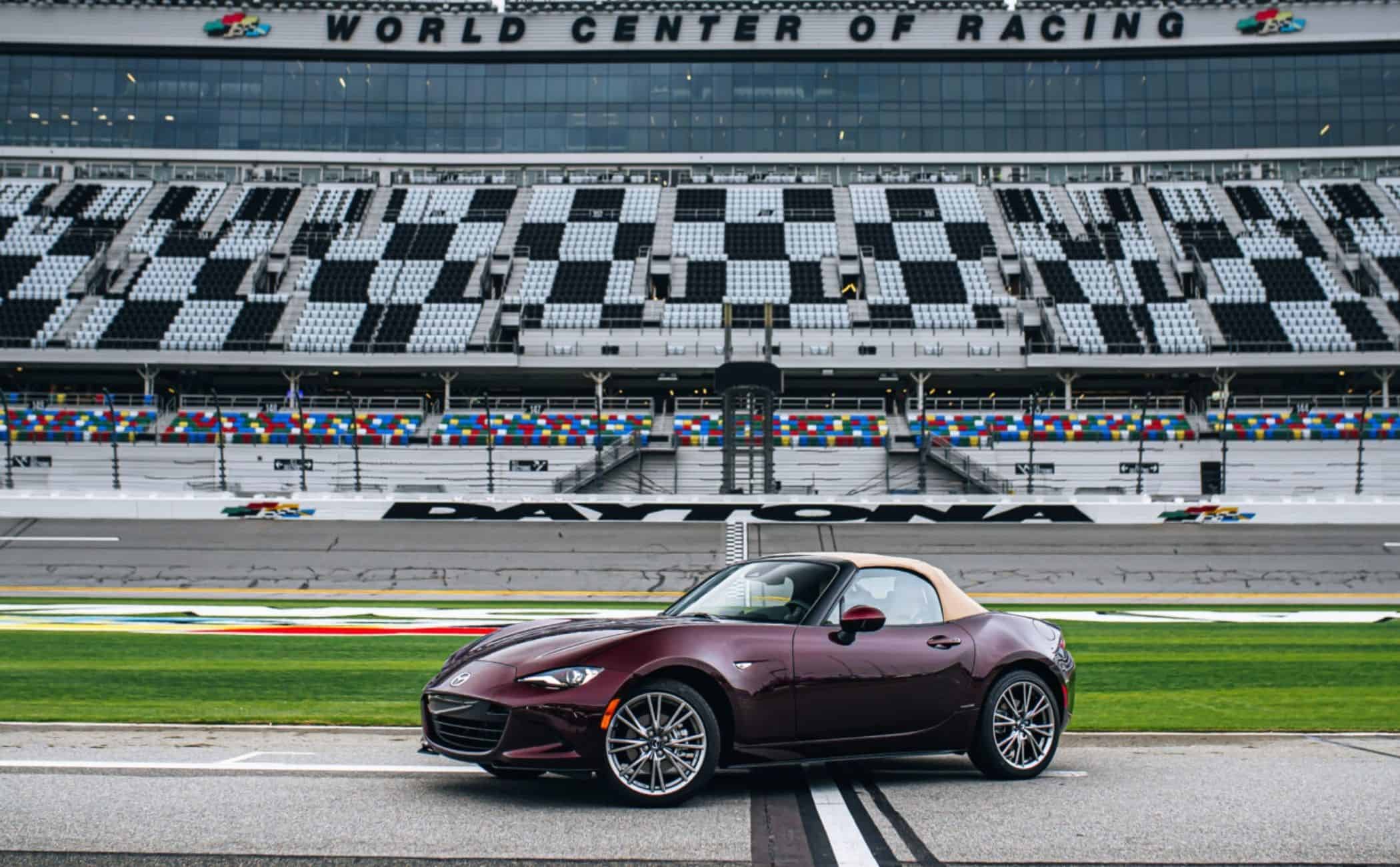 Mazda lança modelo de aniversário de 35 anos do MX-5