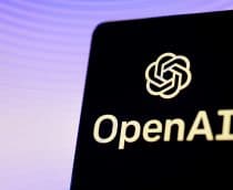 Logo da OpenAI em um smartphone