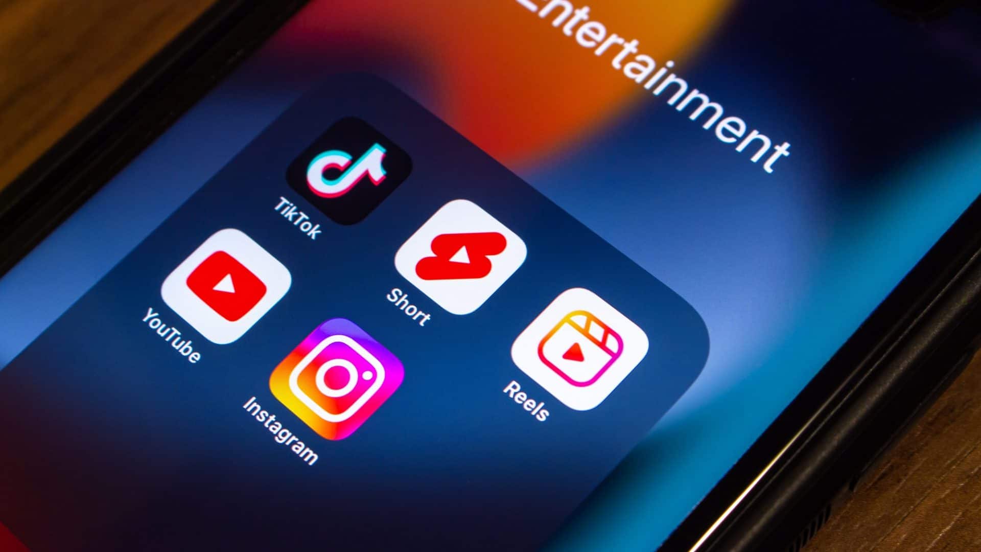 tiktok instagram e youtube