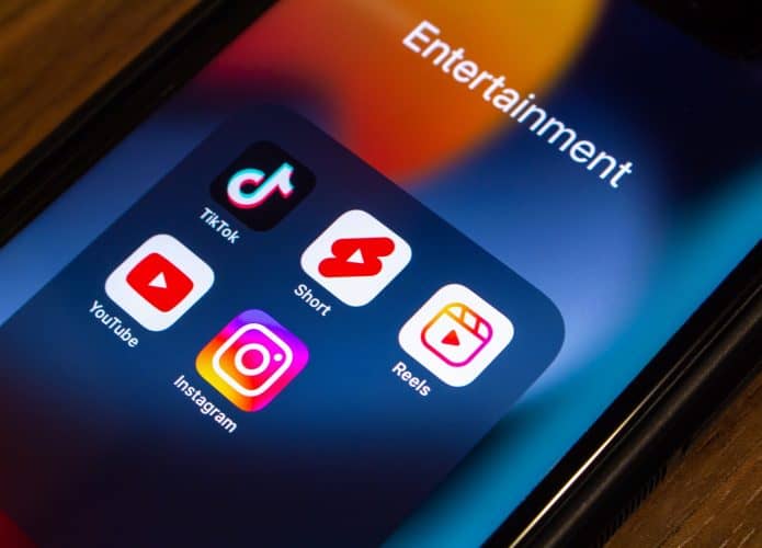tiktok instagram e youtube